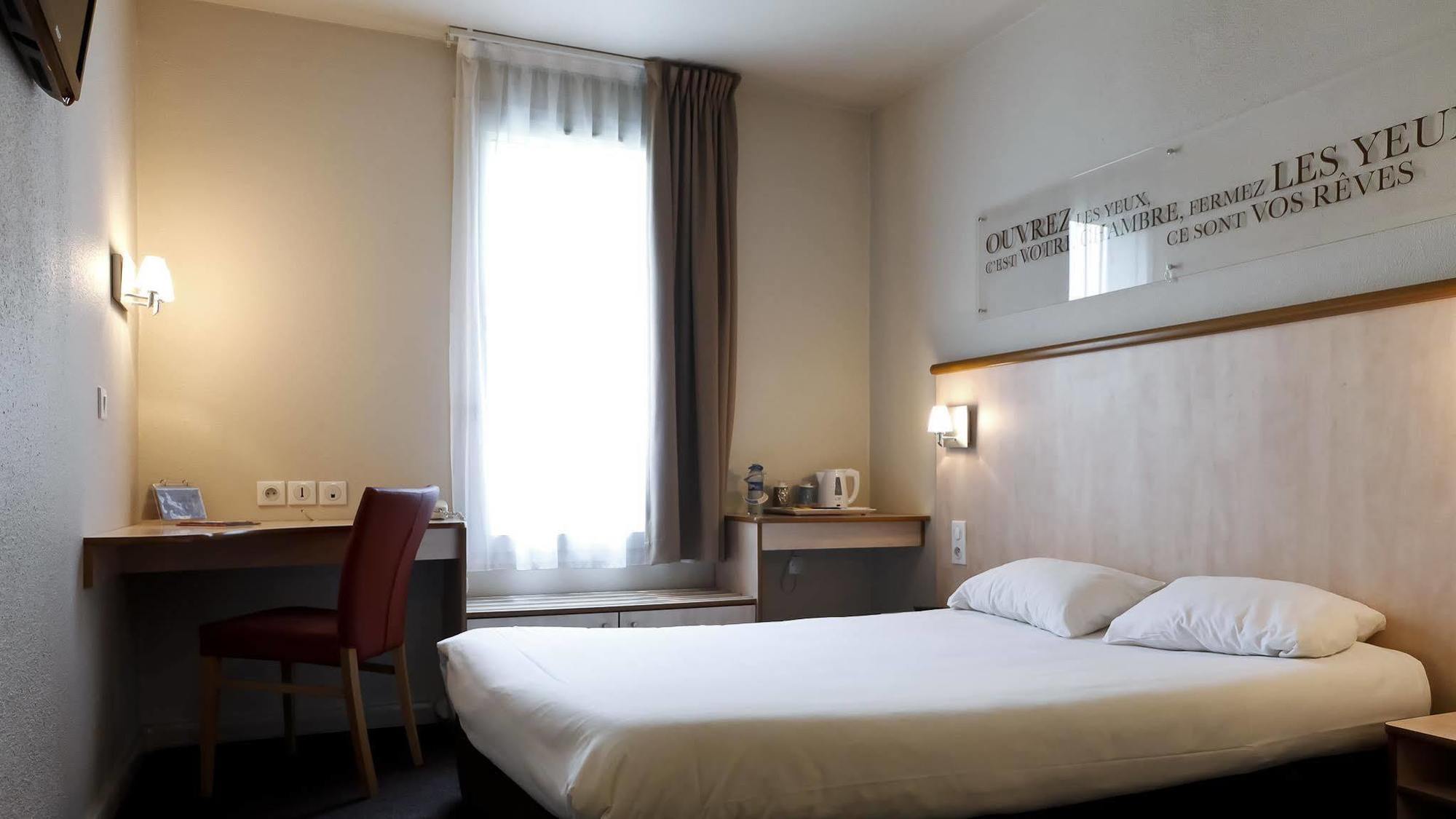 Hotel Ibis Styles Lyon Croix Rousse Exterior foto